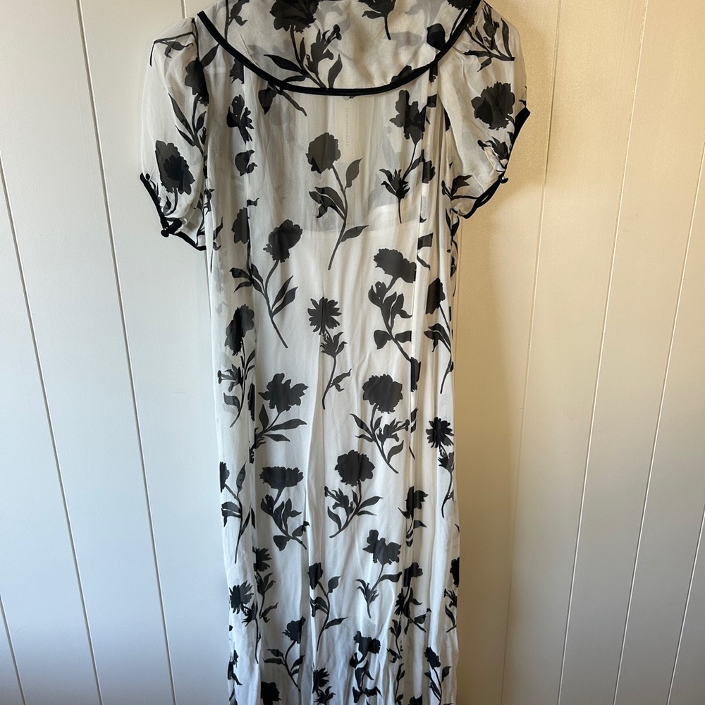 Maeve Monochrome Floral Dress - Picture 7 of 7